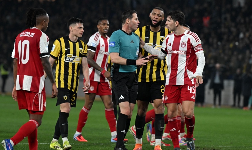 Λαμπαδαρίου στον ΣΚΑΙ για το ΑΕΚ-Ολυμπιακός: «Κάνει πέναλτι ο Μουκουντί - Οφσάιντ πριν το γκολ της ΑΕΚ»!