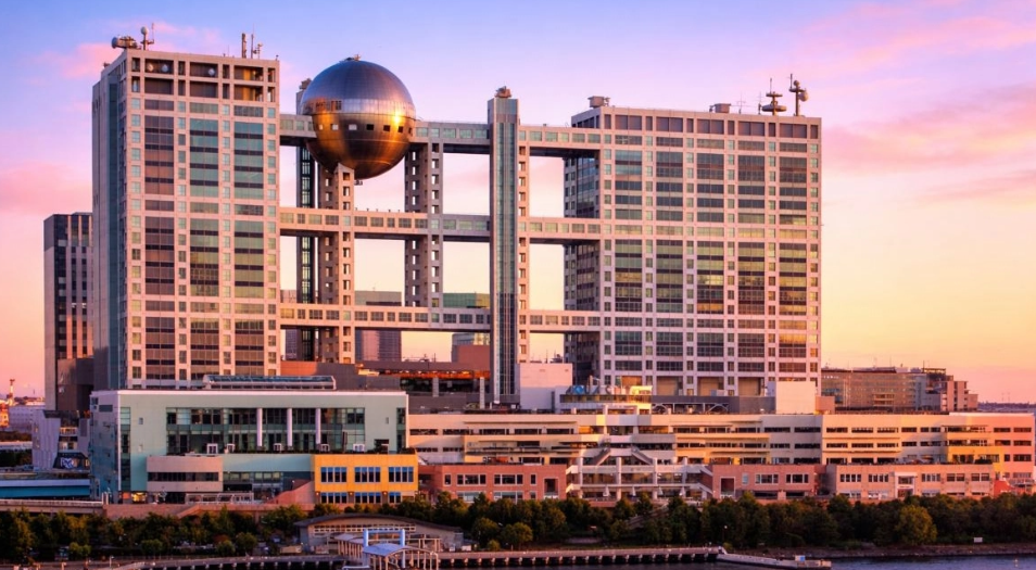 Το αρχιτεκτονικό θαύμα της Ιαπωνίας: Μια σφαίρα 1.200 τόνων ανάμεσα σε δύο ουρανοξύστες