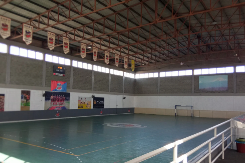 Η οροφή... έμπαζε νερά και έφερε αναβολή στον αγώνα Αραράτ-ΑΕΛ!