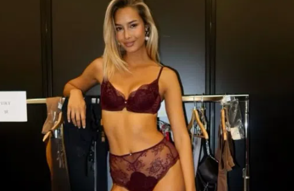 «Σάλος» με την εμφάνιση πρώην WAG της Premier League (ΦΩΤΟΓΡΑΦΙΕΣ)