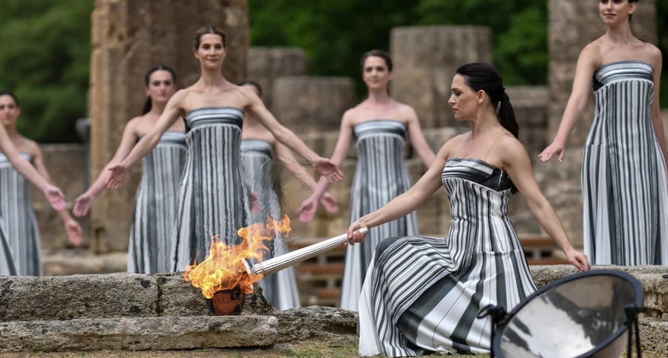 Πως ανάβει η Ολυμπιακή Φλόγα στην Τελετή Αφής στην Αρχαία Ολυμπία