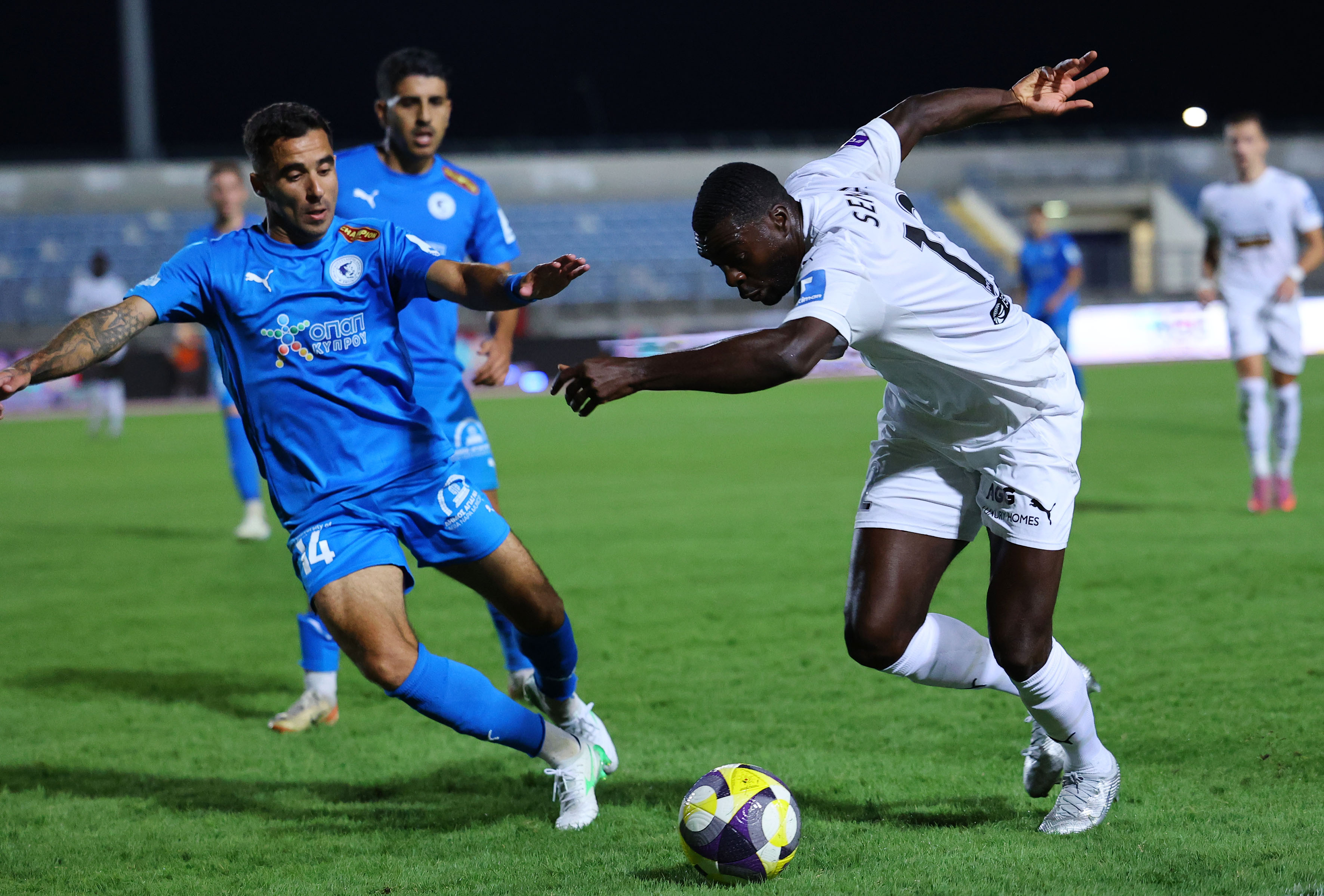 Διακαώς.... ΑΝΤΕΠΙΘΕΣΗ από το Δασάκι!