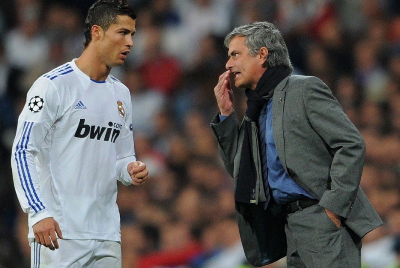 «Εγώ που σ’ έχω στηρίξει τόσο πολύ...» - Η απάντηση του Κριστιάνο στον Μουρίνιο με... δάκρυα στα μάτια! (ΒΙΝΤΕΟ)