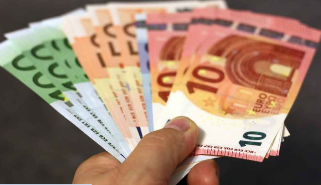 Μεγάλη αλλαγή: Ποιοι θα παίρνουν «έμβασμα» στο σπίτι - Χωρίς εισοδηματικά και περιουσιακά κριτήρια
