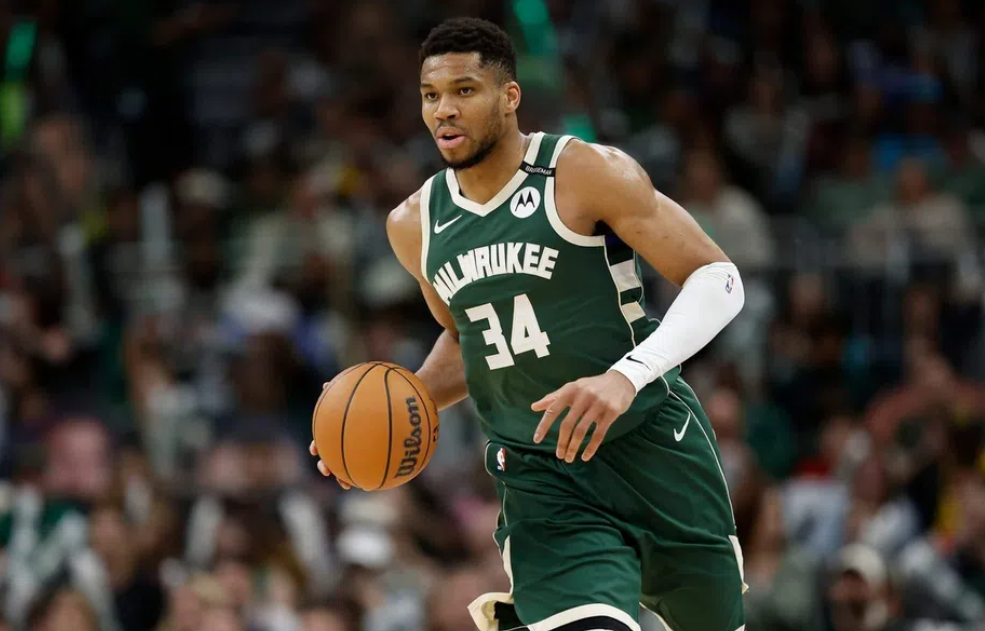 Αυτές είναι οι πρώτες φανέλες σε πωλήσεις στο ΝΒΑ - Έκπληξη με Αντετοκούνμπο